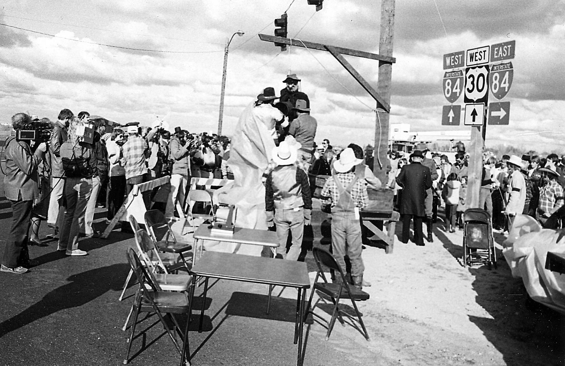 Last Traffic Light on I-80 - preparing to lynch the light