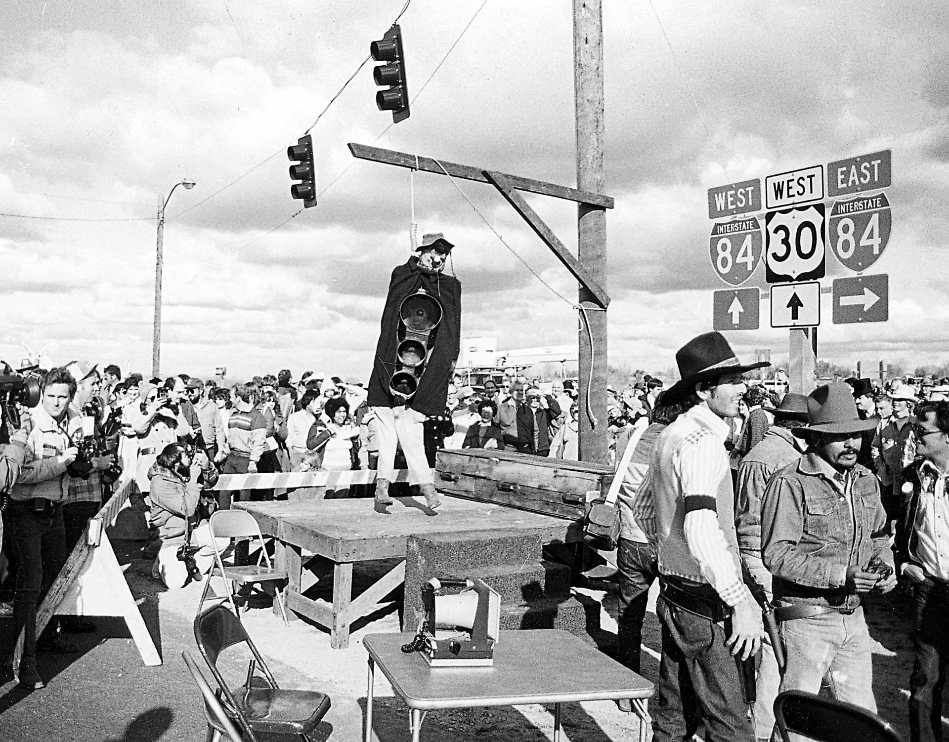 Last Traffic Light on I-80 - 3 - Lynched.